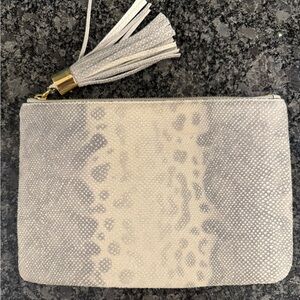 G.I.L.I. Halo Cream & Gray Textured Snakeskin Leather Clutch w/ Tassel 9.5 x 7.5